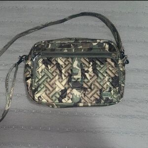 Lug Carousel XL Camo Green